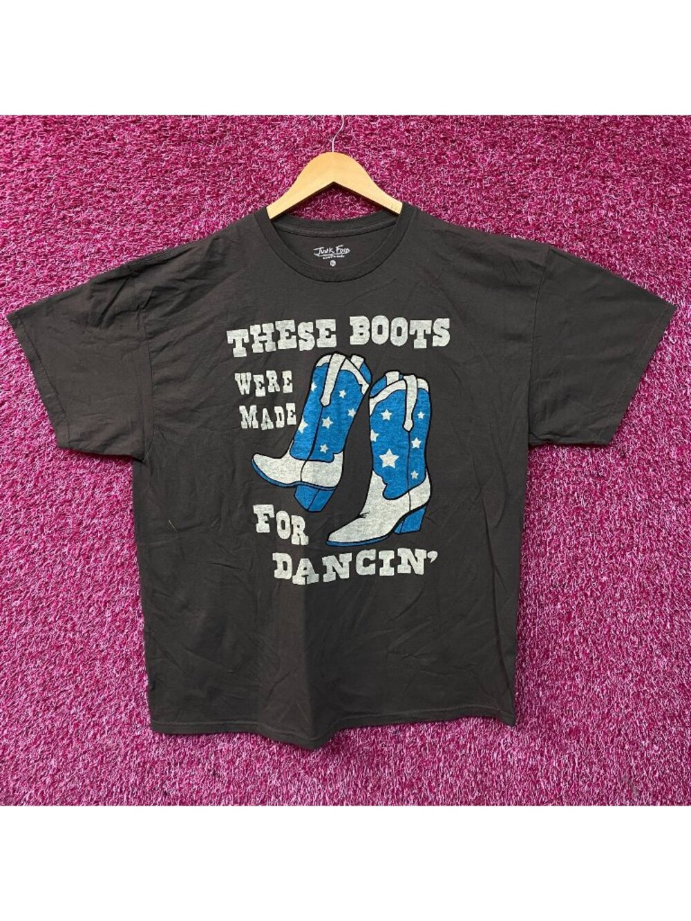 Junk Food These Boots Were Made For Dancin' Easy Graphic Women's Tee XL